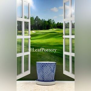 Diamond Print Blue/White Ceramic Planter Pot with Saucer Attached